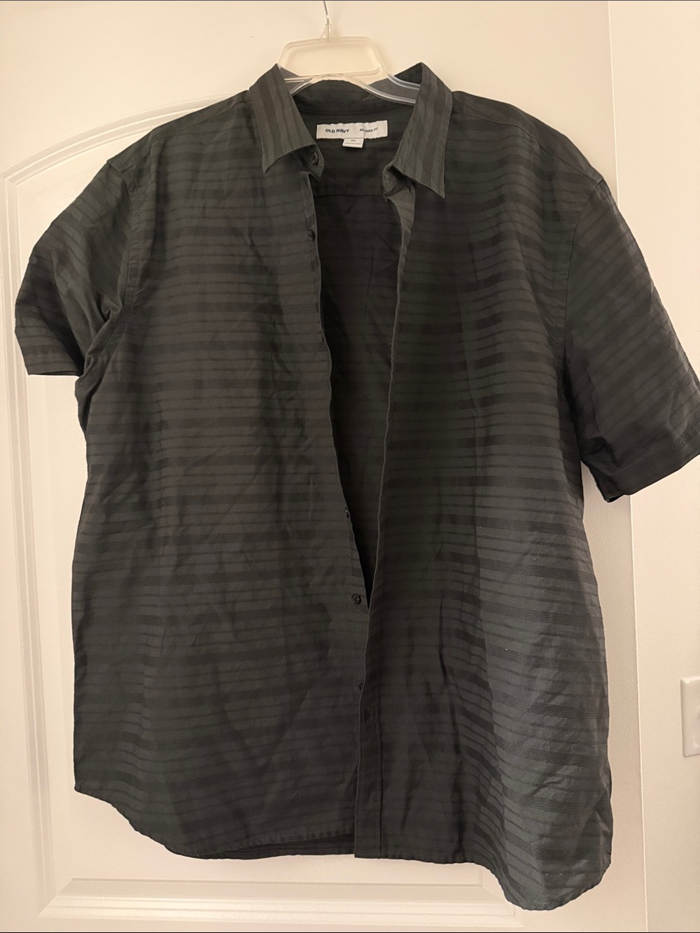 Old Navy New Men's Short-Sleeve Grey Striped Button-Down Shirt